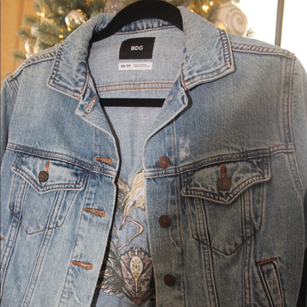 URBAN OUTFITTERS DENIM JACKET